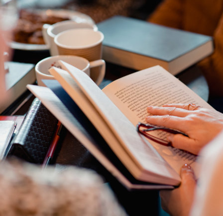 <strong><span class="NormalTextRun SCXW160822270 BCX8">Book Clubs</span></strong>