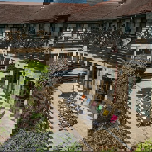 <p>HAMPSHIRE COURT</p>
<p>HAMPSHIRE</p>