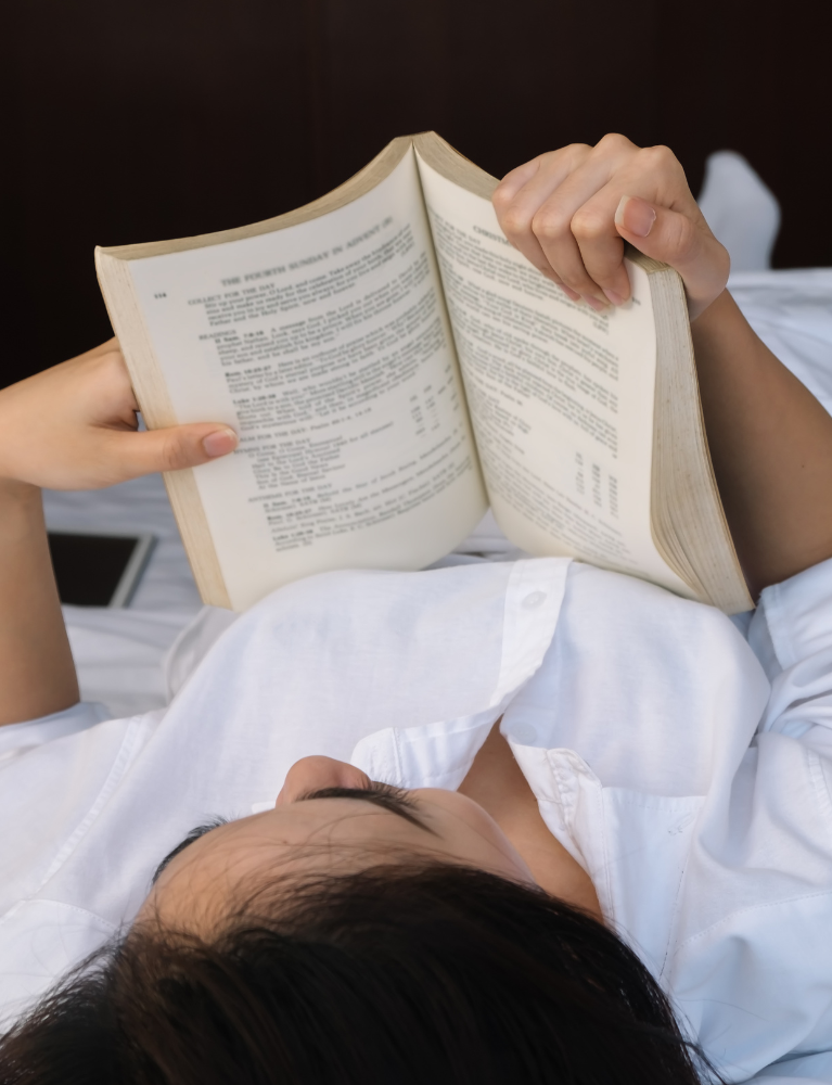 PERFECT HOLIDAY READS TO ENJOY